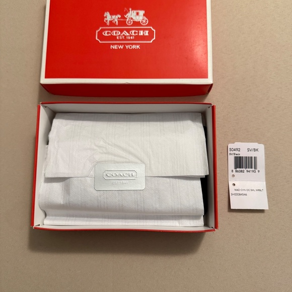 Coach Madison Chenille Ocelot Animal Print Wristlet - Picture 6 of 7